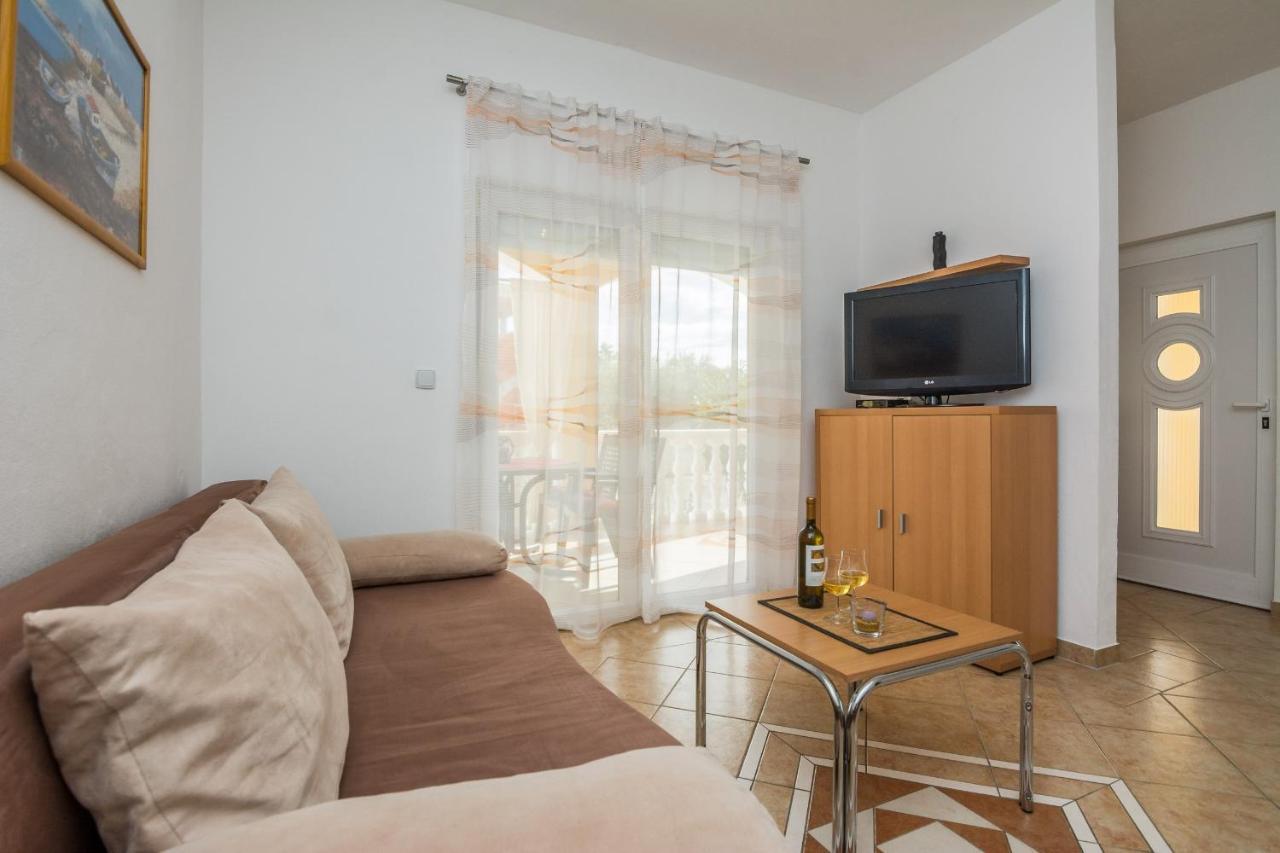 Apartments Sarlija Vir Luaran gambar