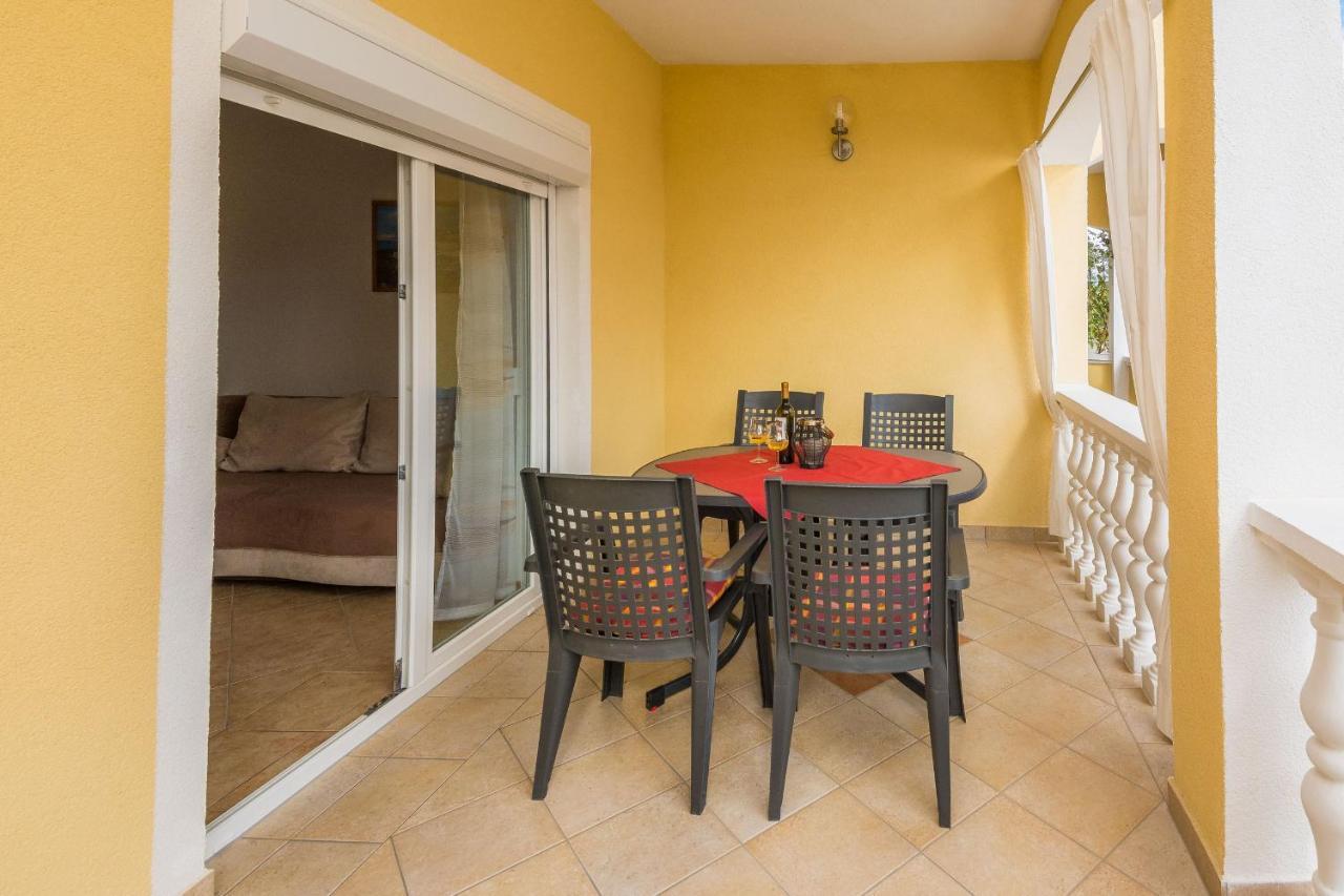 Apartments Sarlija Vir Luaran gambar