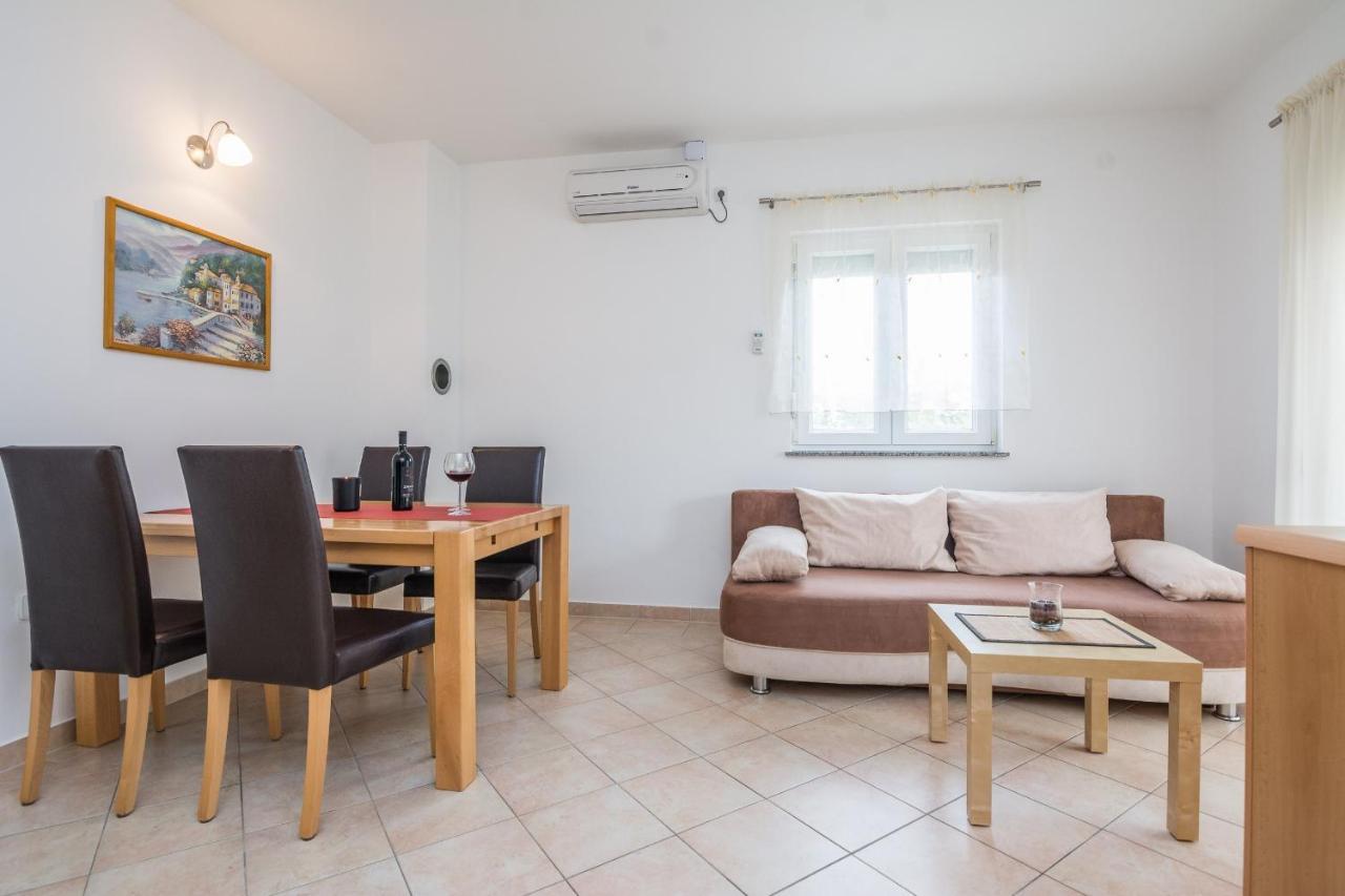 Apartments Sarlija Vir Luaran gambar